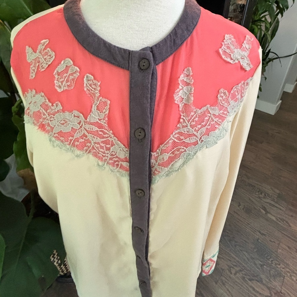 🌸 Red Ranch Embroidered Western Blouse - Women’s L - Picture 5 of 7